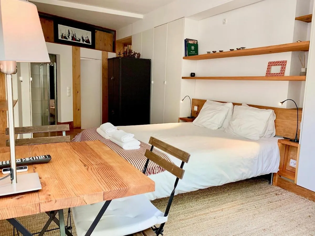 Cozy Central Studio With Private Terrace 리스본