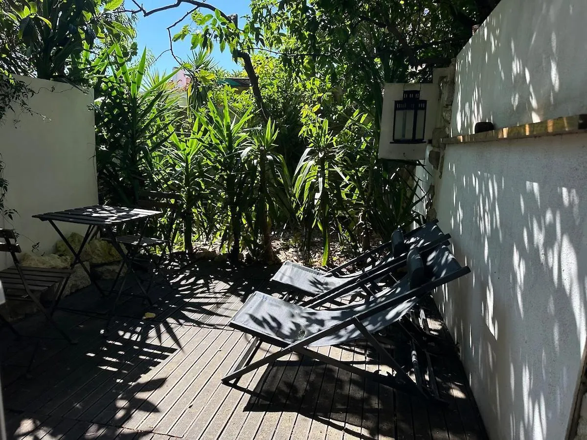 Cozy Central Studio With Private Terrace 리스본